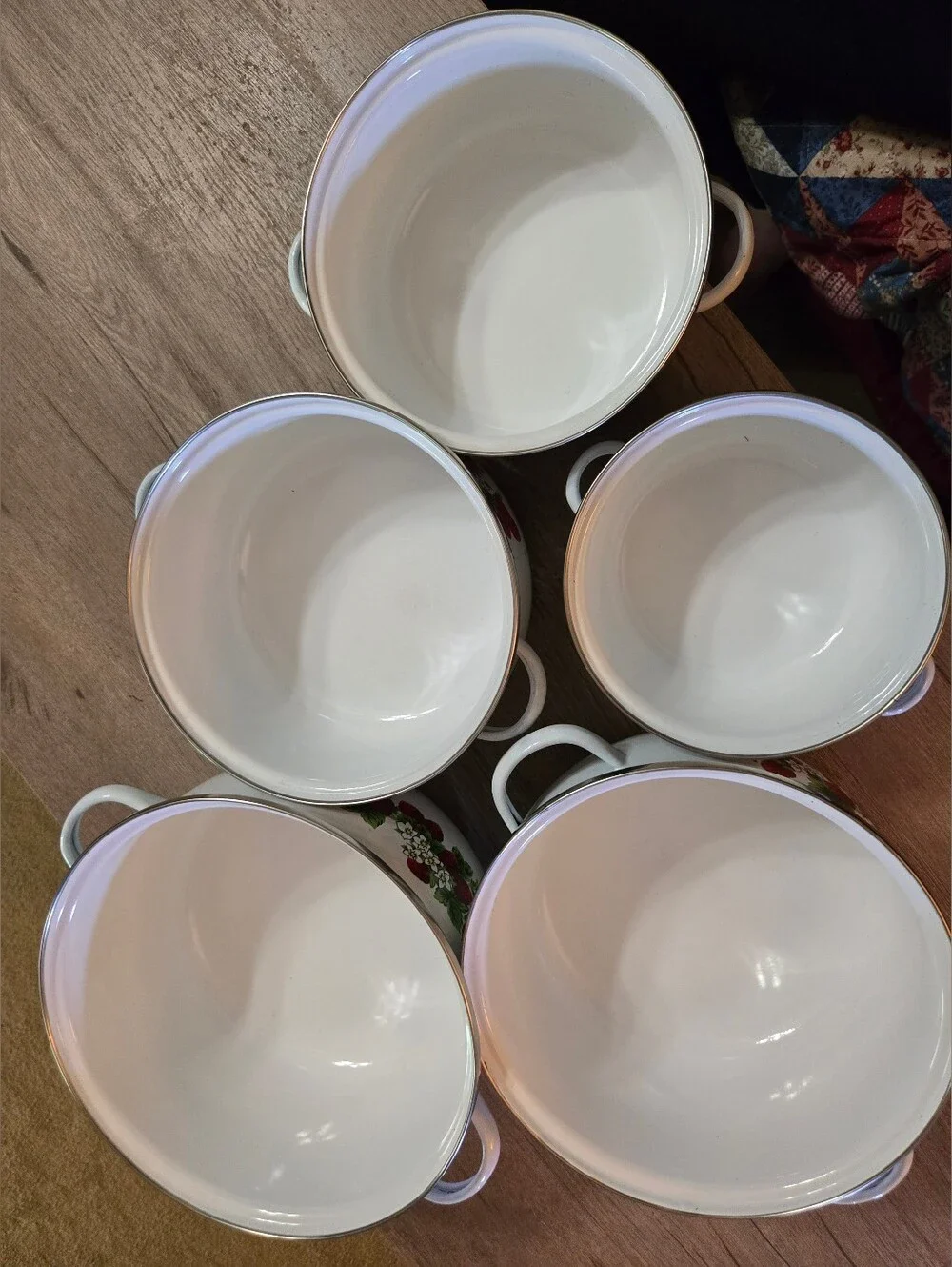 Vintage Enamel Strawberry Pattern Set